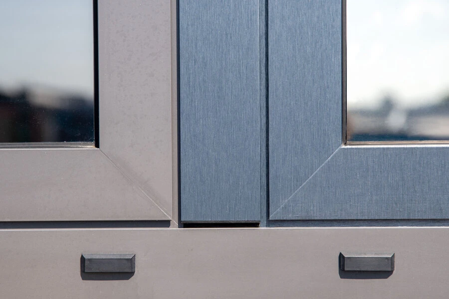 Wrapfolie Voor Buiten Geborsteld Rvs Charcoal Mat (122cm Breed) 4 Wrapfolie Voor Buiten Geborsteld Rvs Charcoal Mat (122cm Breed) - Afbeelding 2